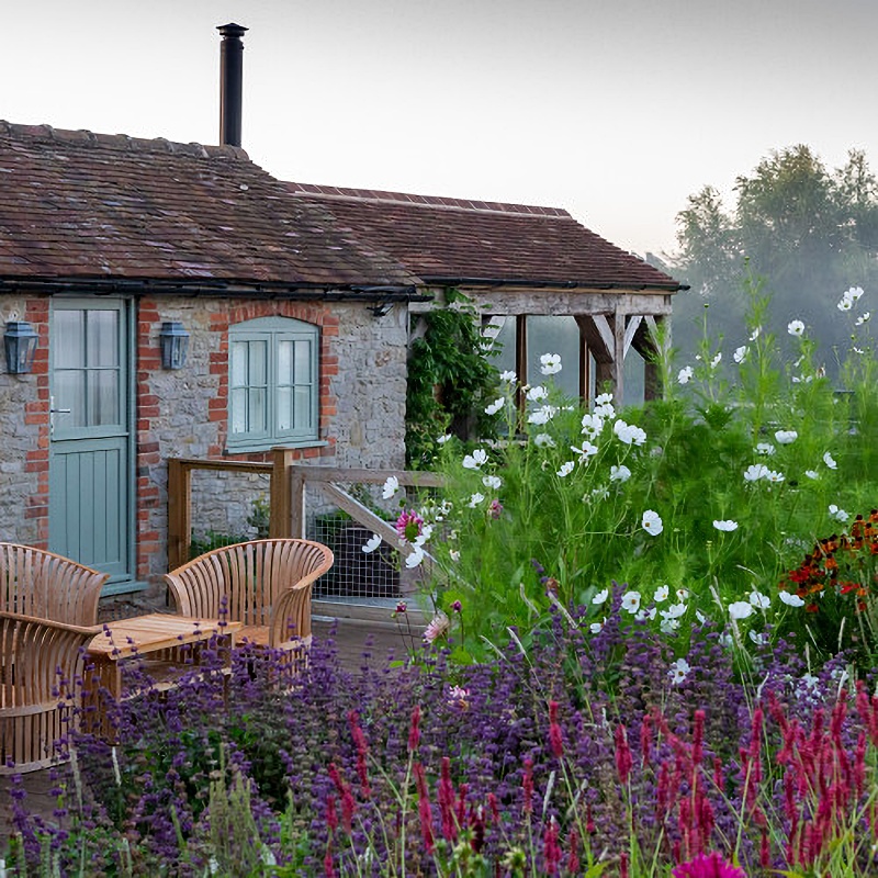 Tour A Charming English Cottage Garden, What Makes An English Cottage Garden