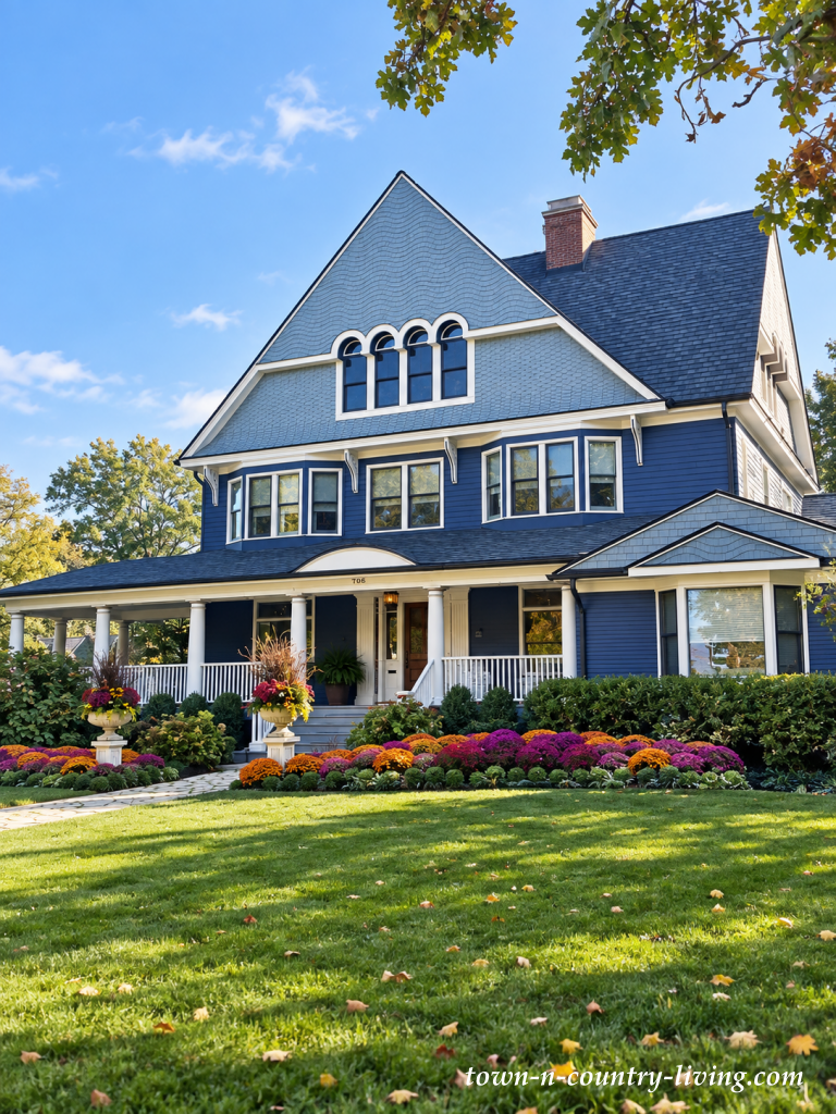 Large blue house in Hindsdale, Illinois
